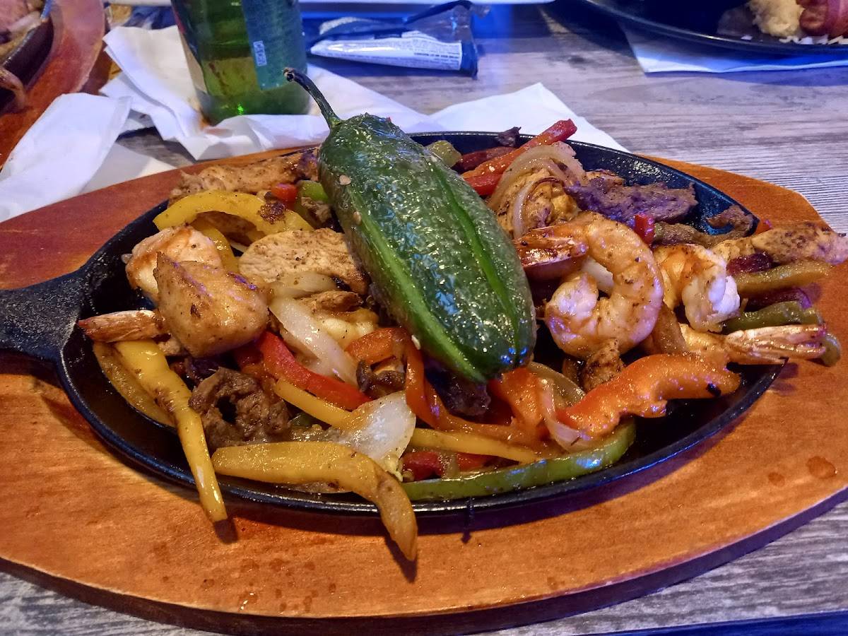 Mariscos Mi Lindo Sinaloa restaurant in Huntington Park - photo 10