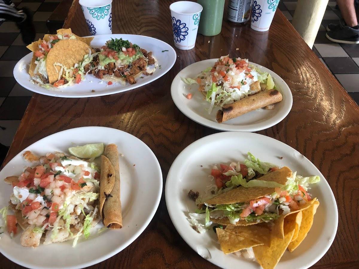 Taqueria El Buen Sabor - Photo 2