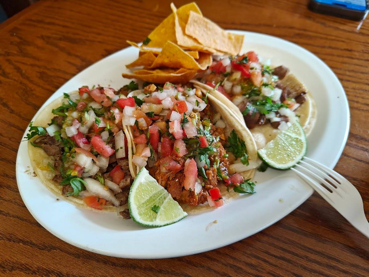 Taqueria El Buen Sabor - Photo 8