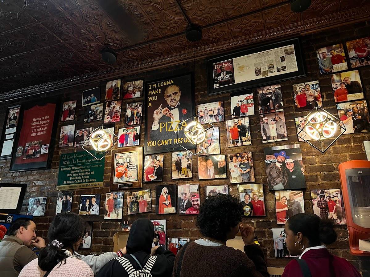 Prince Street Pizza restaurant in New York - photo 4