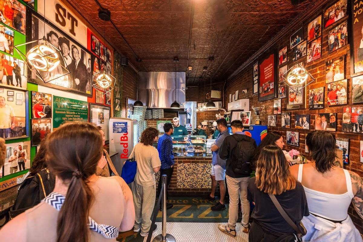 Prince Street Pizza restaurant in New York - photo 6