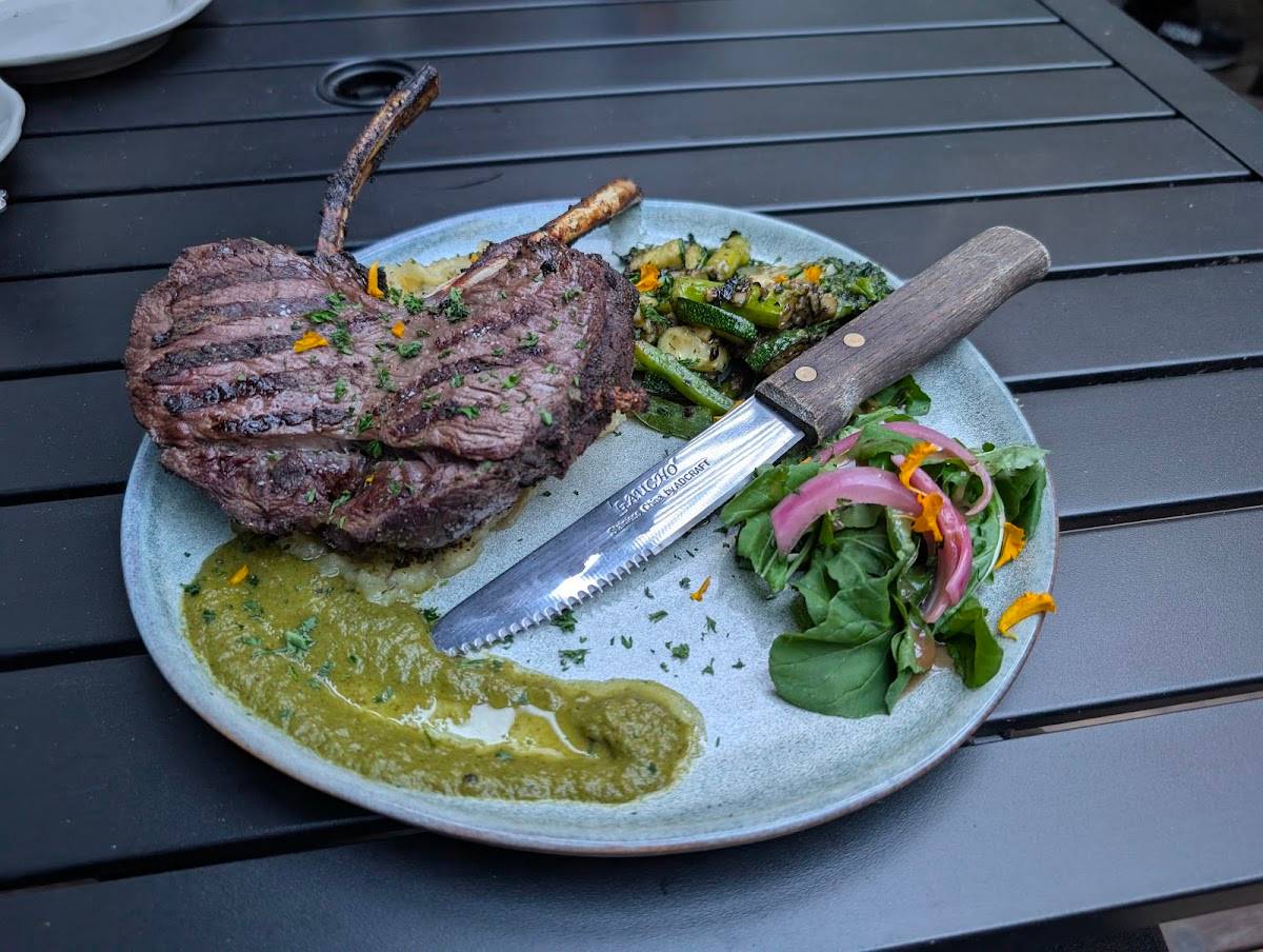 Aroma Restaurant and Buffalo Bar restaurant in Fish Camp - photo 2