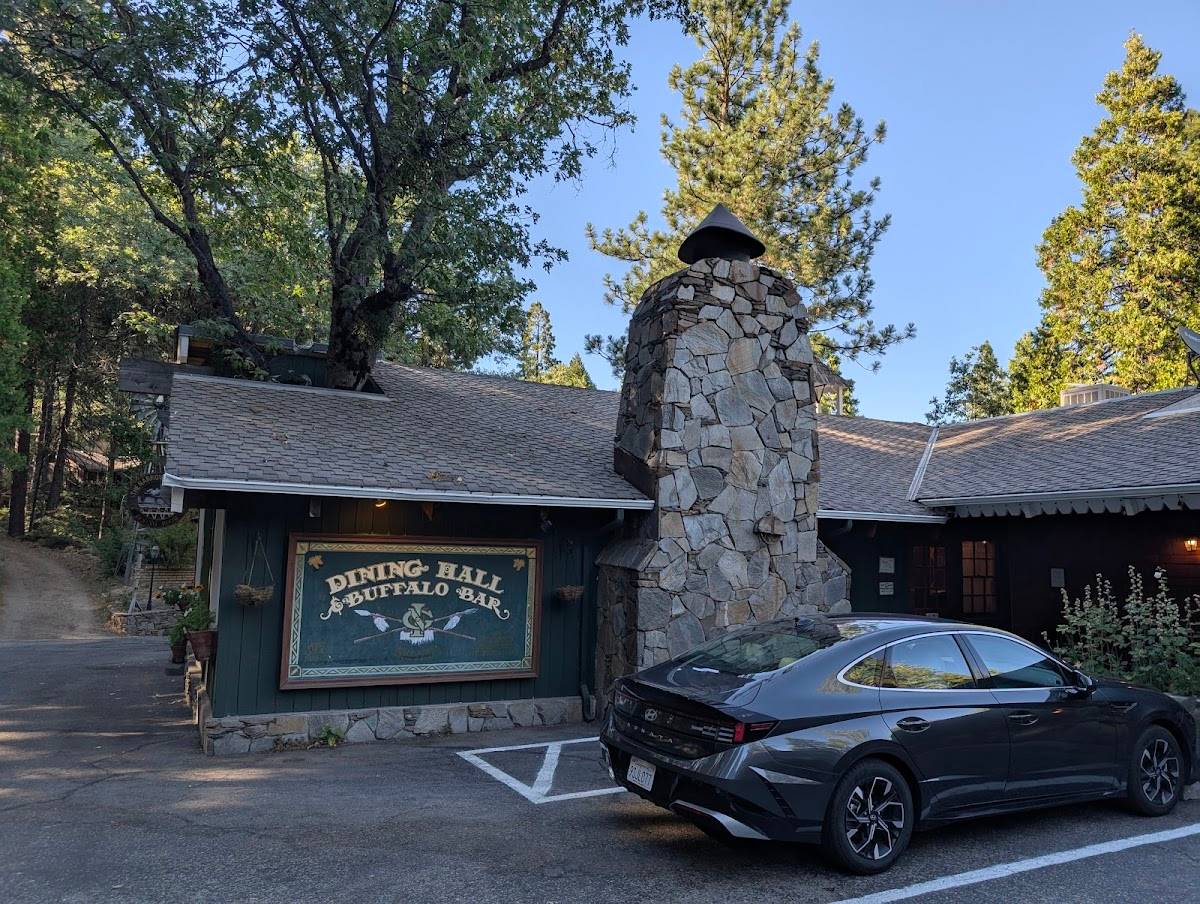 Aroma Restaurant and Buffalo Bar restaurant in Fish Camp - photo 4