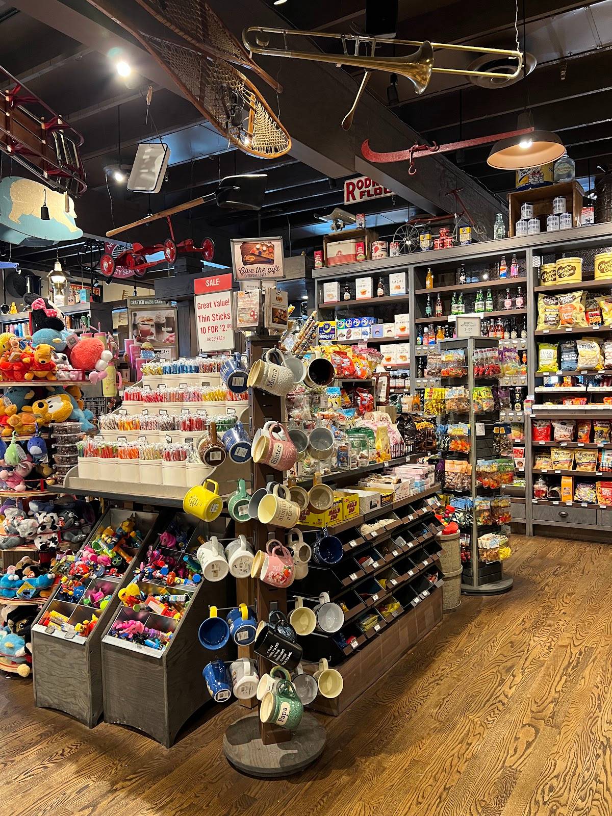 Cracker Barrel Old Country Store restaurant in Reno - photo 3
