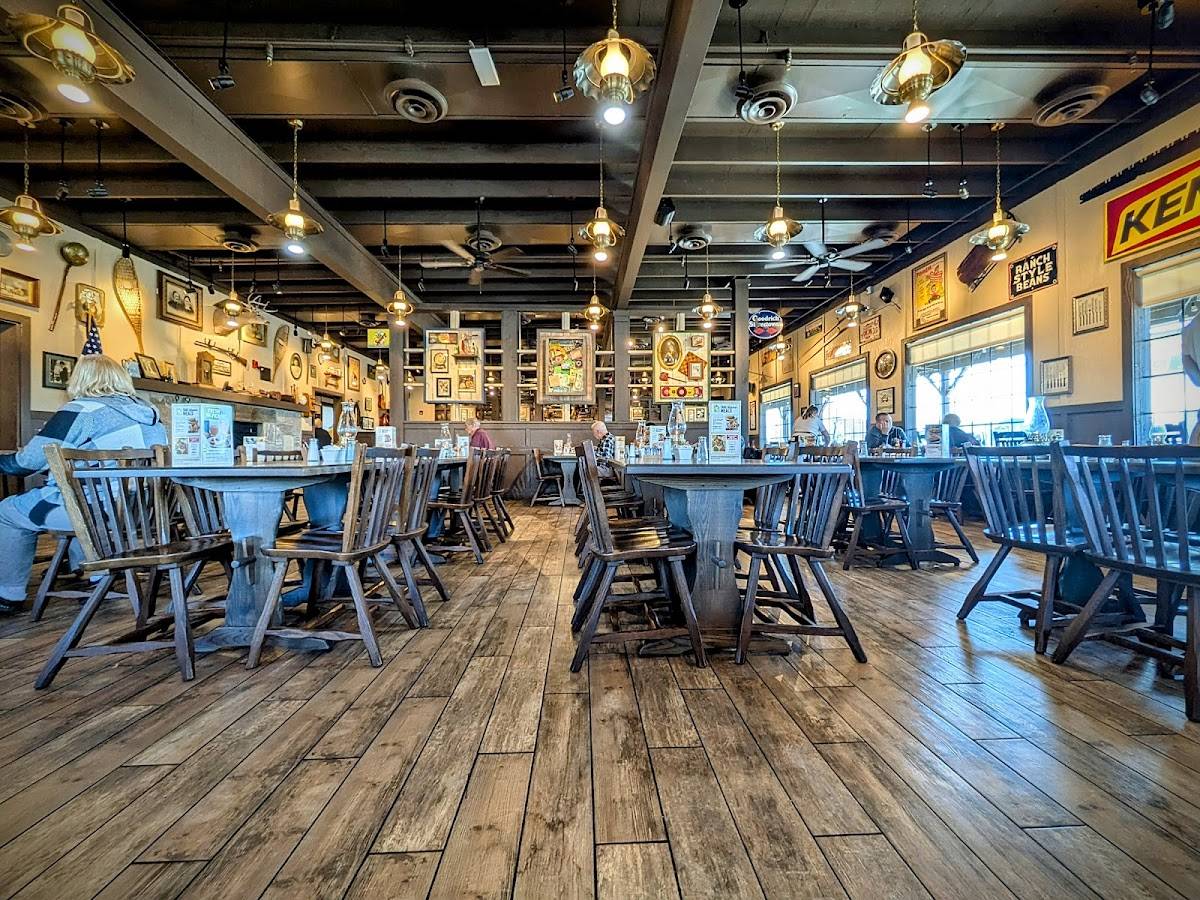 Cracker Barrel Old Country Store restaurant in Reno - photo 5