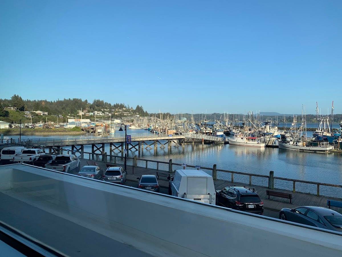 Local Ocean Seafoods restaurant in Newport - photo 6