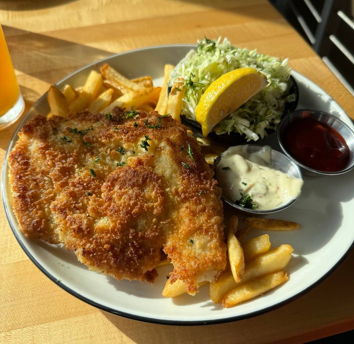 Local Ocean Seafoods restaurant in Newport - photo 7