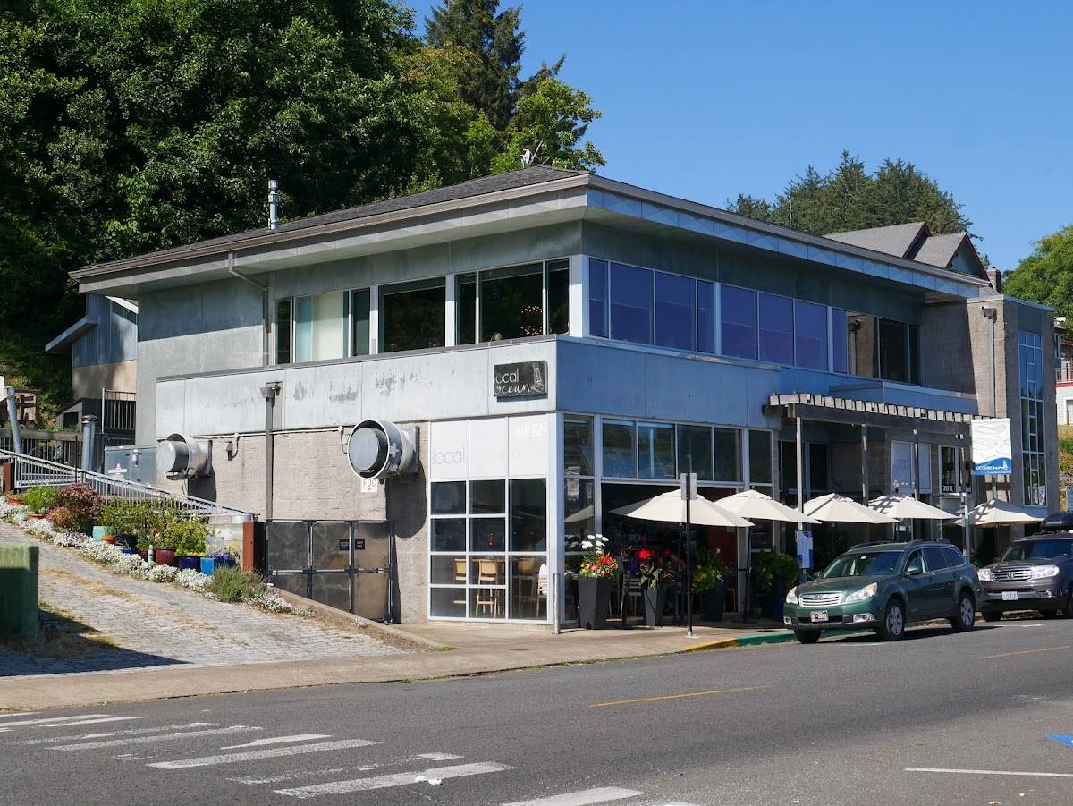 Local Ocean Seafoods restaurant in Newport - photo 9