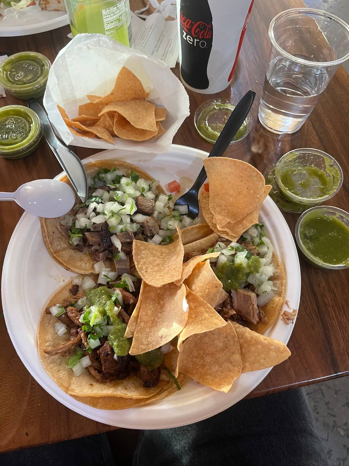 Tacos Por Favor restaurant in Santa Monica - photo 7