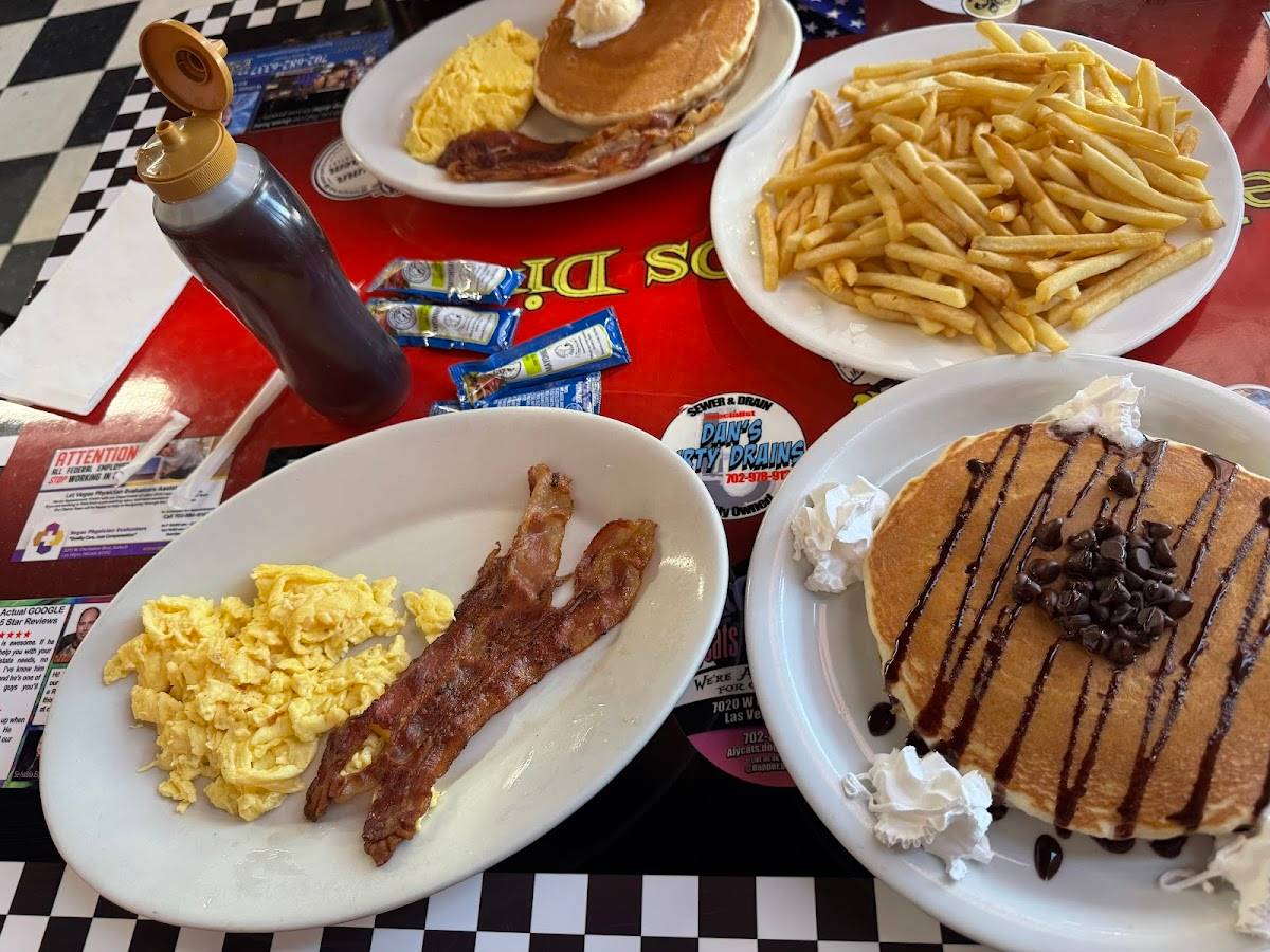 Omelet House 50’s Diner restaurant in Las Vegas - photo 9