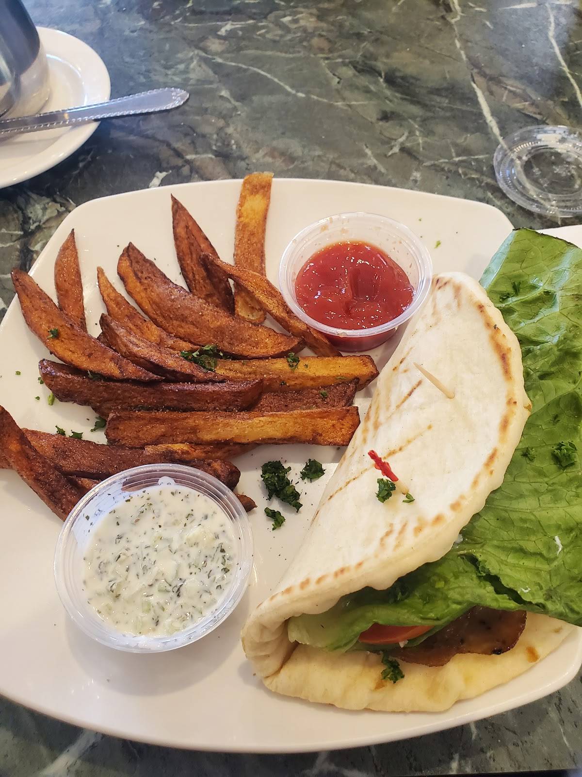 Olive Tree restaurant in Pasadena - photo 8