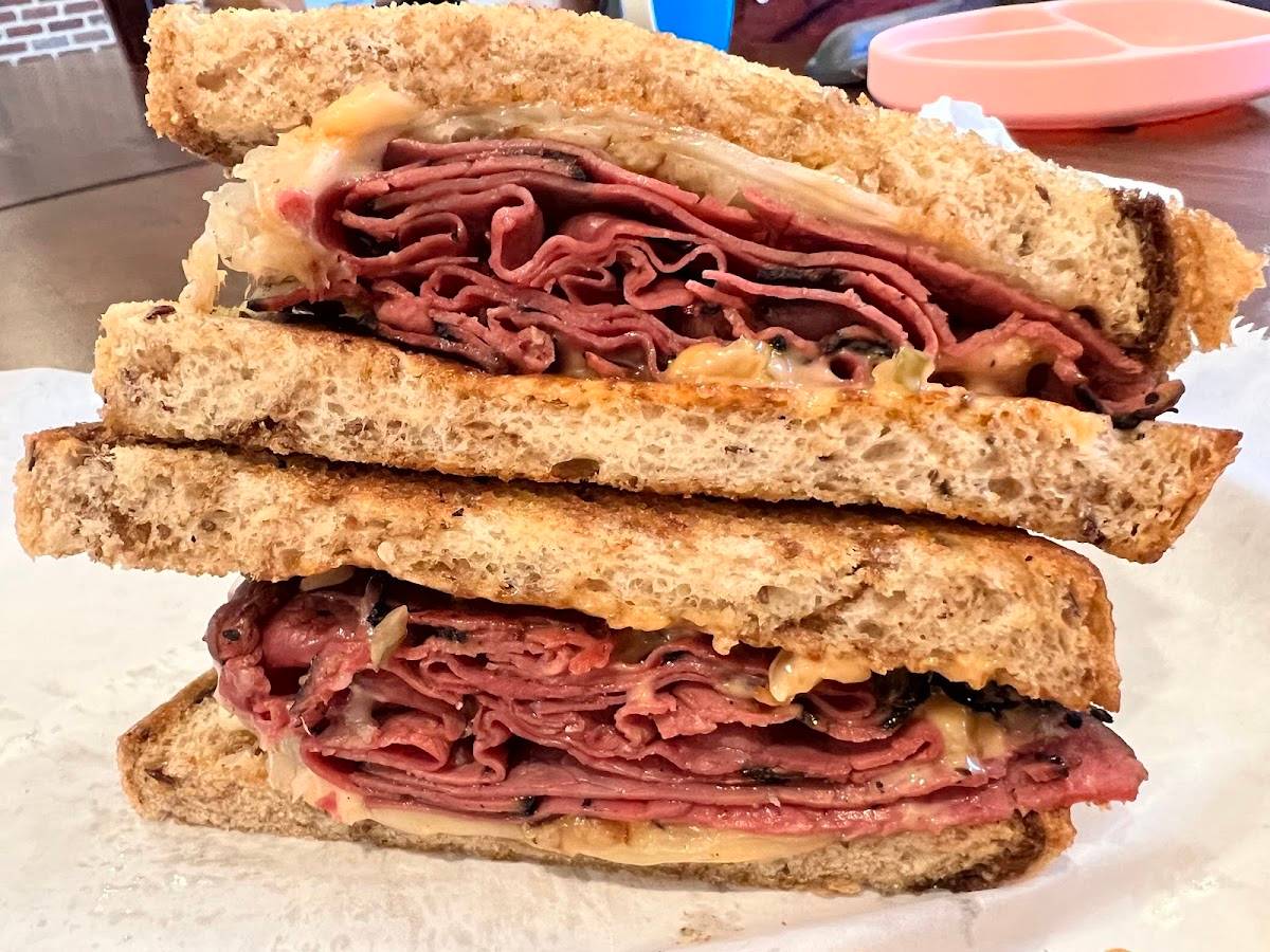 Q’s Deli restaurant in Sugar Land - photo 2