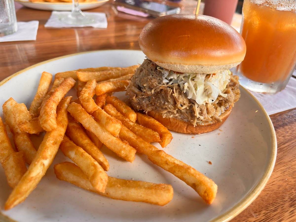 Buzz's Original Steak House - Photo 5