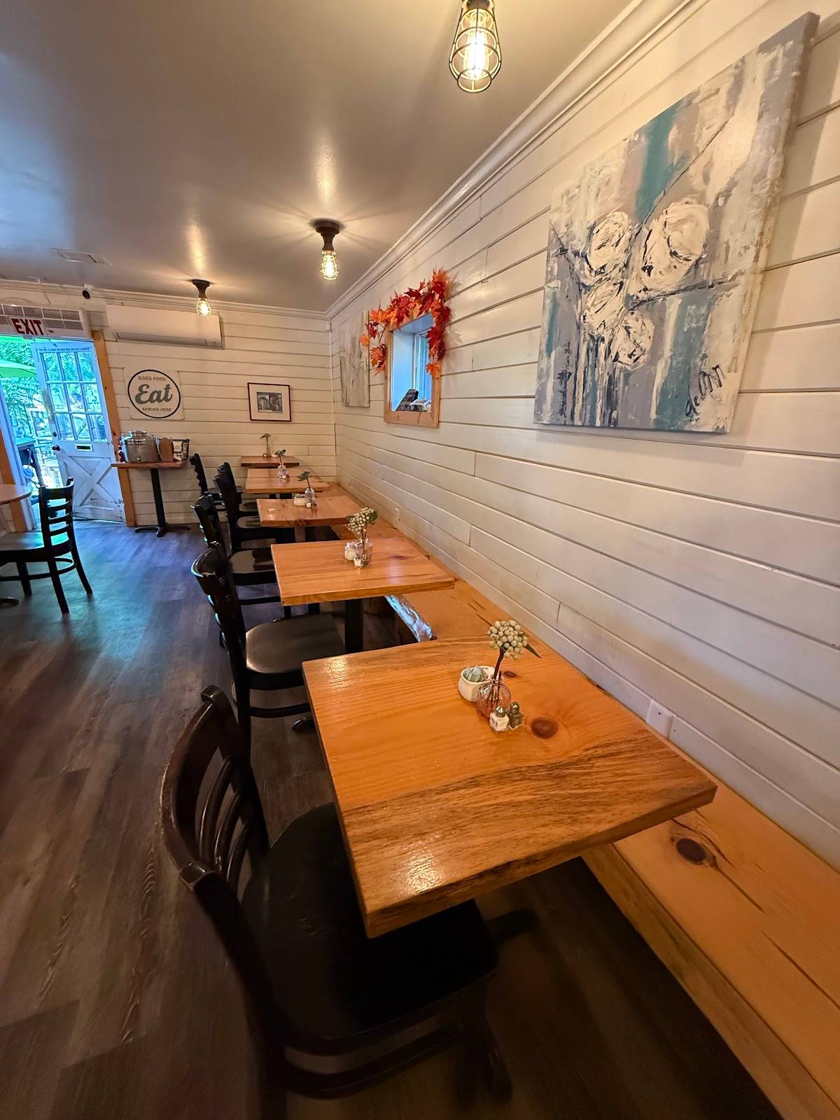 Wild Fig Kitchen restaurant in Coarsegold - photo 5