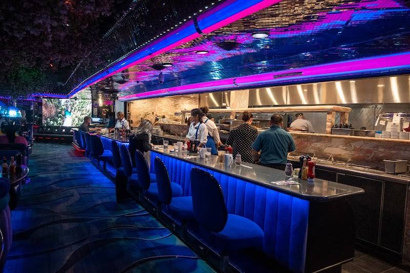 Peppermill Restaurant and Fireside Lounge restaurant in Las Vegas - photo 4