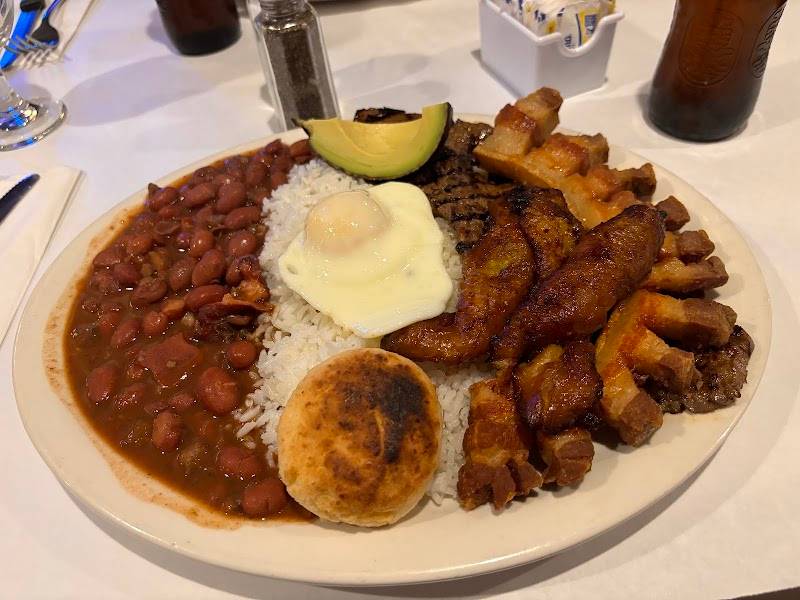 La Pequeña Colombia restaurant in Jackson Heights - photo 3