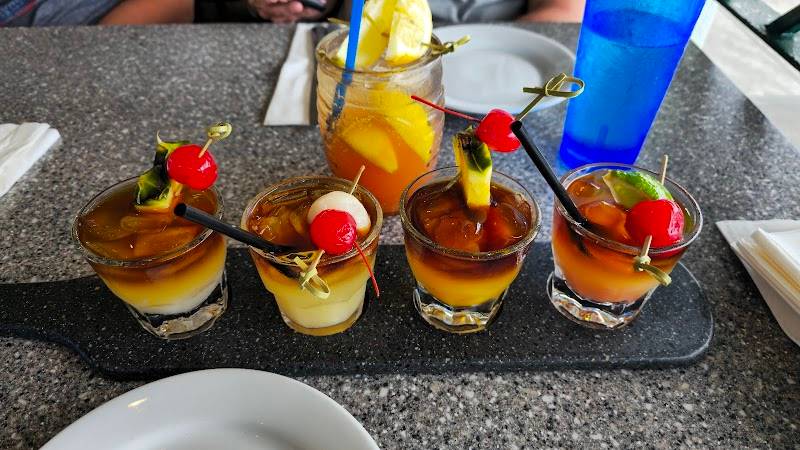 Pineapples Island Fresh Cuisine - Photo 2