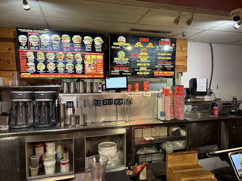Teddy's Bigger Burgers restaurant in Honolulu - photo 5