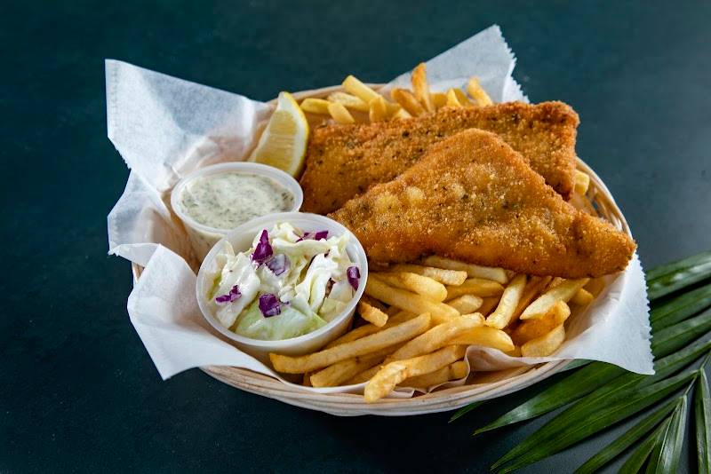 Coconut's Fish Cafe restaurant in Kihei - photo 4