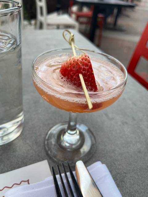 HUB Restaurant & Ice Creamery restaurant in Tucson - photo 3