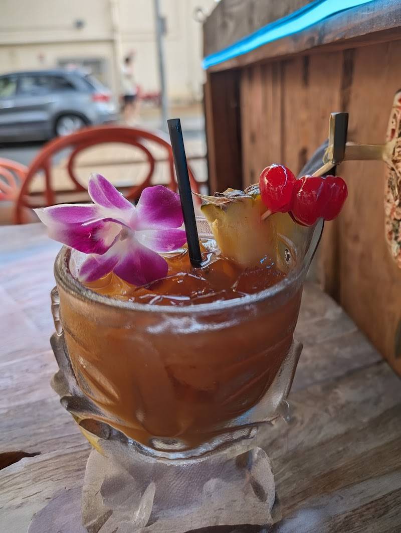 Shorefyre Beach Bar + Grill restaurant in Honolulu - photo 4