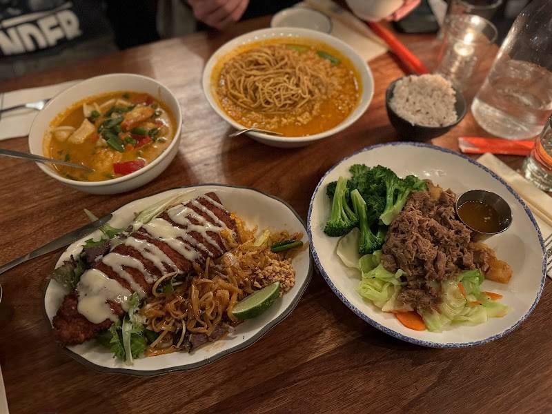 Thai Peacock restaurant in Portland - photo 3