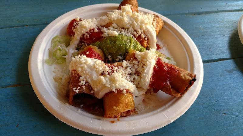 Pinches Tacos - Glendon Avenue restaurant in Los Angeles - photo 2