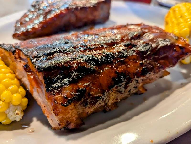 Red's Barbecue & Grillery restaurant in Simi Valley - photo 4