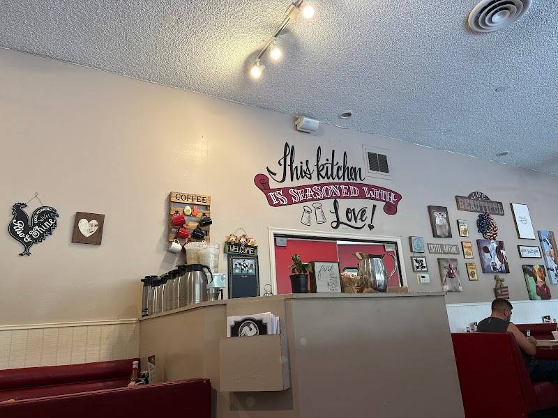 The Egg House restaurant in Simi Valley - photo 4