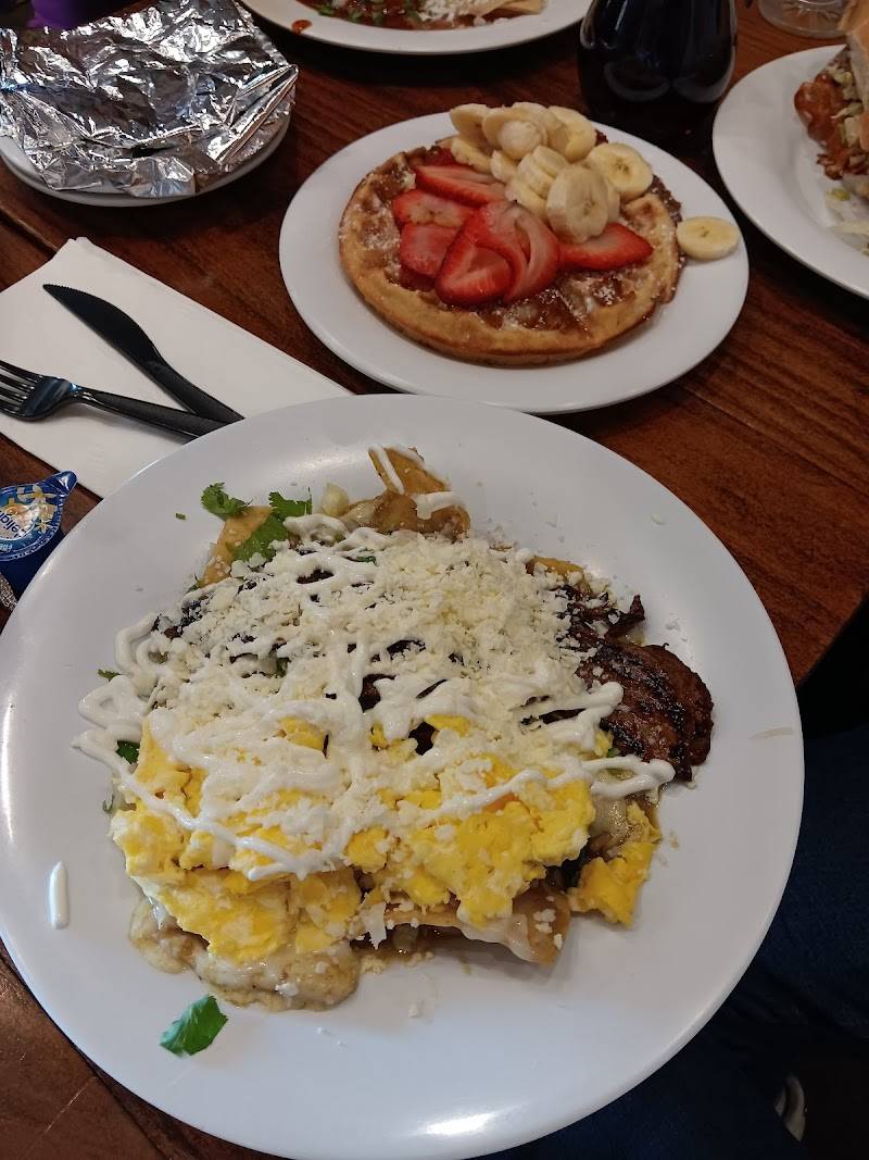S & J Gran Cafe restaurant in Garden Grove - photo 4