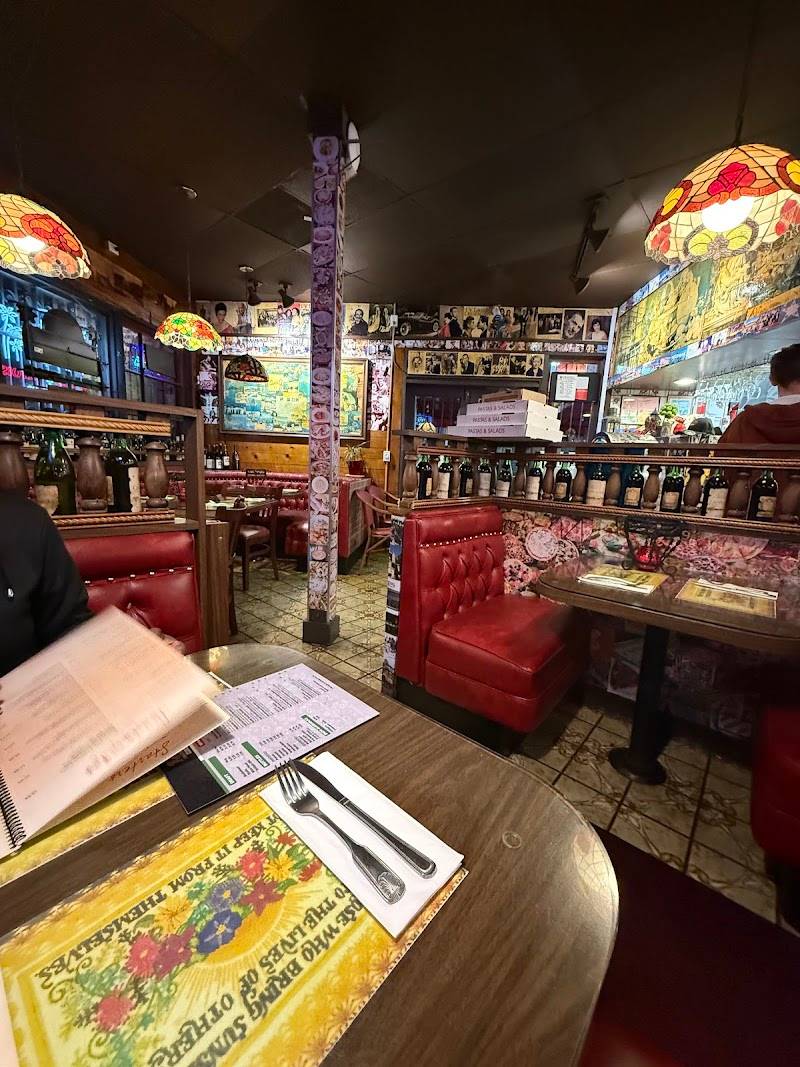 Raffallo's Pizza restaurant in Los Angeles - photo 4