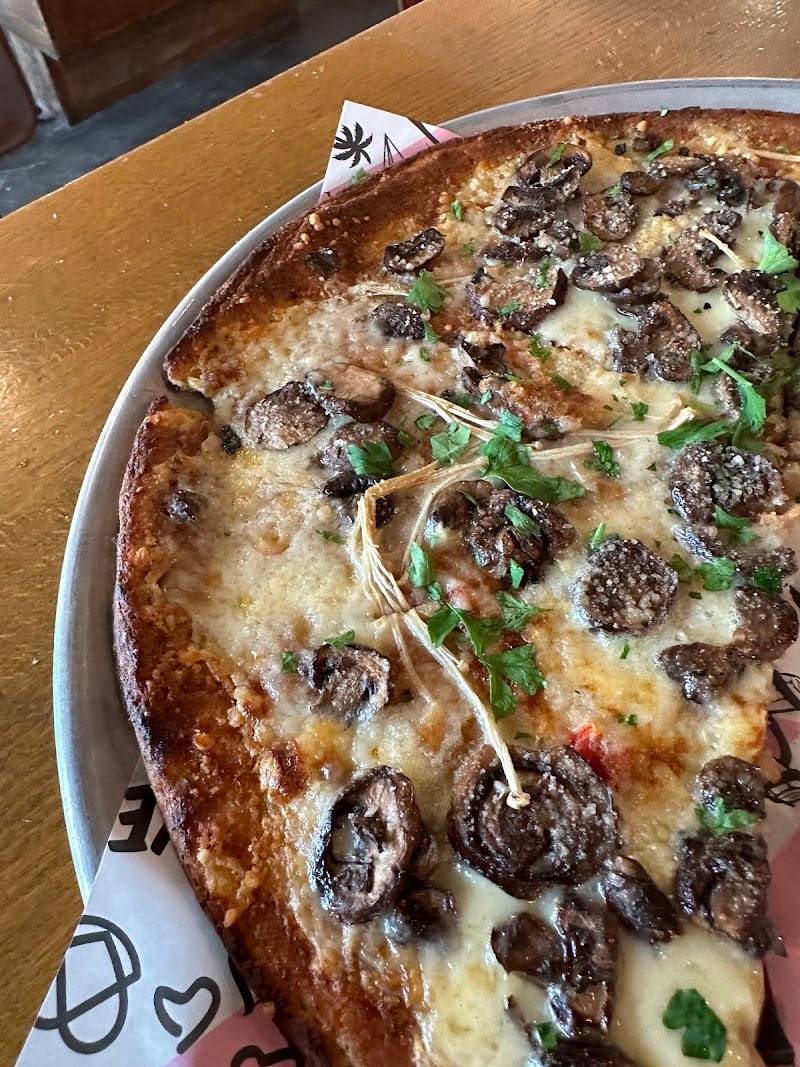 Pitfire Artisan Pizza restaurant in Los Angeles - photo 4