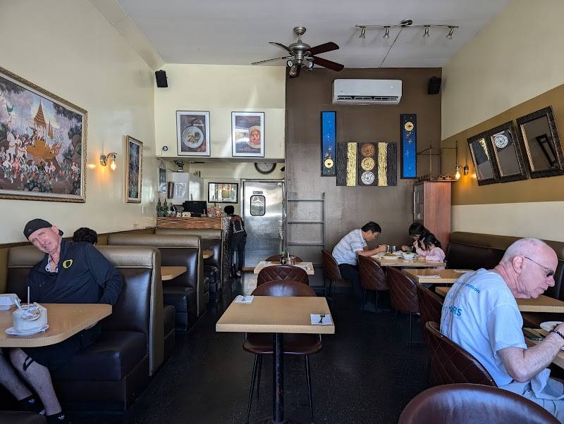 Westwood Thai Cafe restaurant in Los Angeles - photo 4