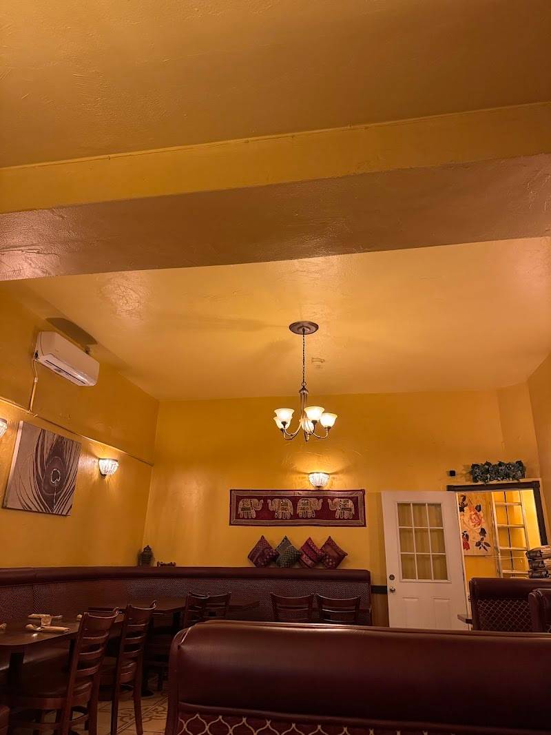 Crown of India Tandoori Restaurant restaurant in Los Angeles - photo 2