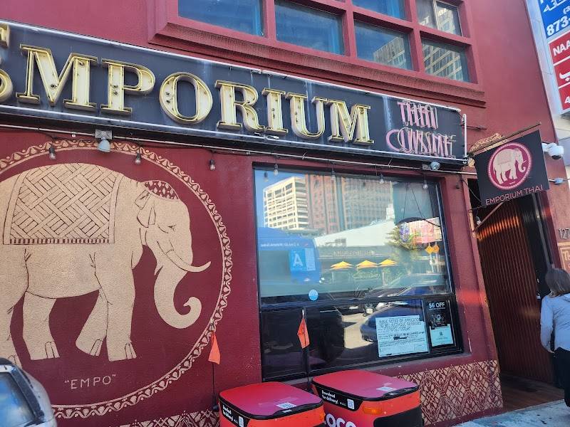 Emporium Thai restaurant in Los Angeles - photo 3