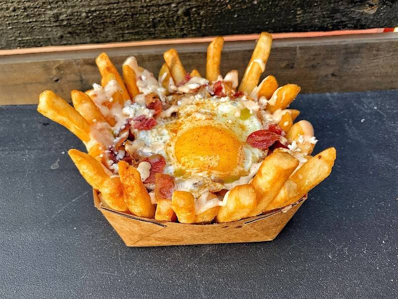 The Great White Hut (North Hollywood) restaurant in Los Angeles - photo 2