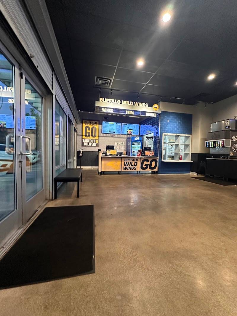 Buffalo Wild Wings GO restaurant in Los Angeles - photo 3