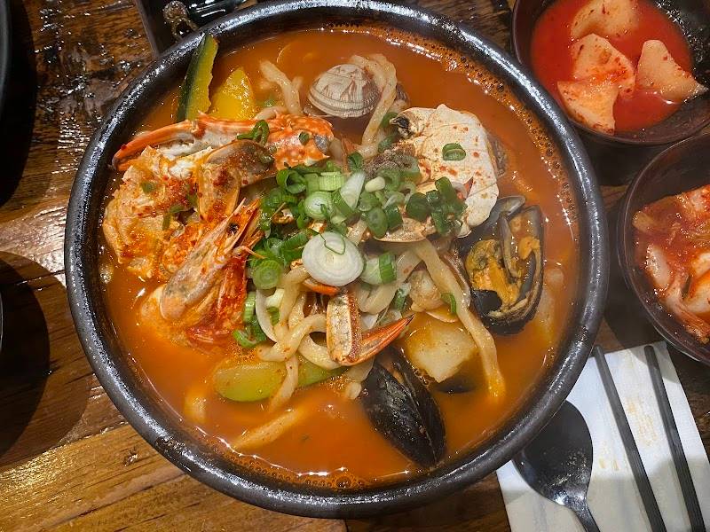 Hangari Kalguksu restaurant in Los Angeles - photo 3