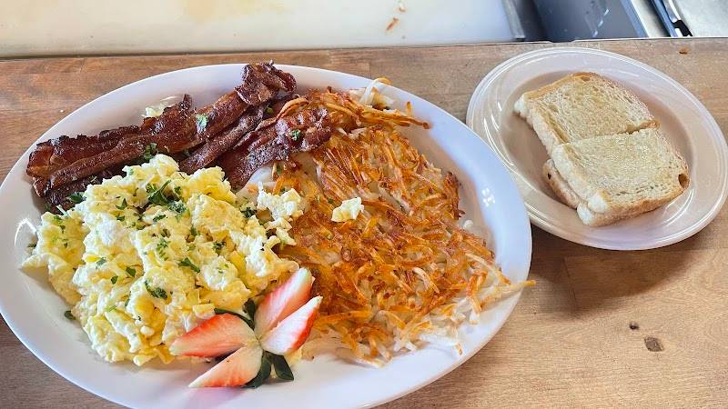 Mando's Restaurant restaurant in Monterey - photo 2