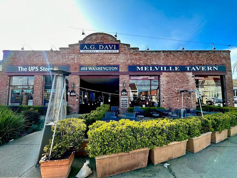 Melville Tavern restaurant in Monterey - photo 4