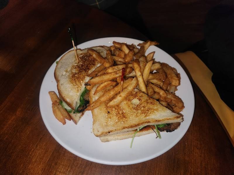 Melville Tavern restaurant in Monterey - photo 5