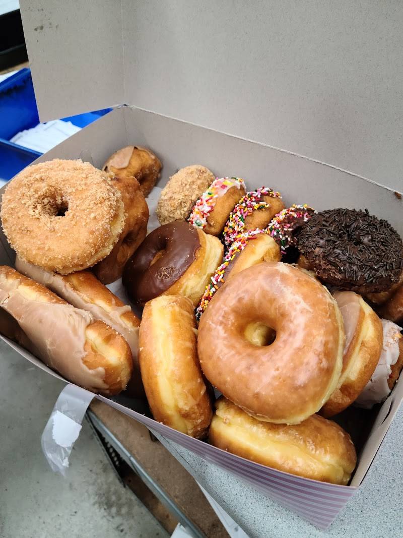 Monterey Donuts restaurant in Monterey - photo 2