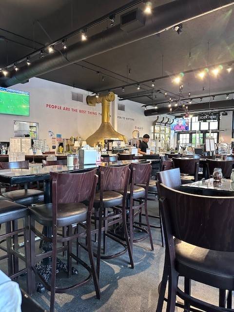 MidiCi The Neapolitan Pizza Company restaurant in Monterey - photo 4