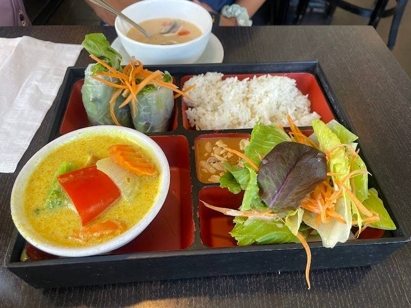 Zab Zab Thai Cuisine restaurant in Monterey - photo 4