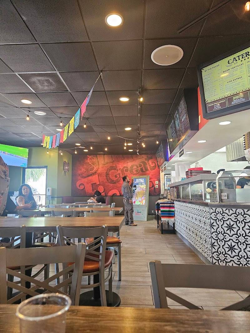 Juan Great Fiesta restaurant in Montebello - photo 3