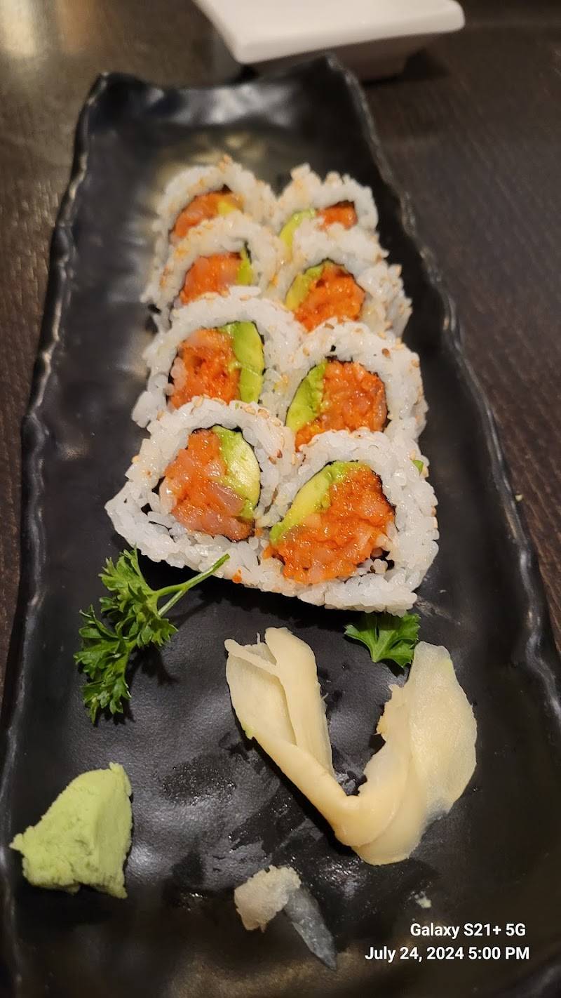 Samurai Sushi & Teriyaki restaurant in Montebello - photo 2