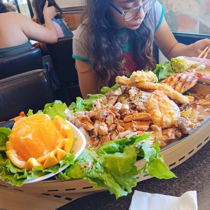 Samurai Sushi & Teriyaki restaurant in Montebello - photo 4