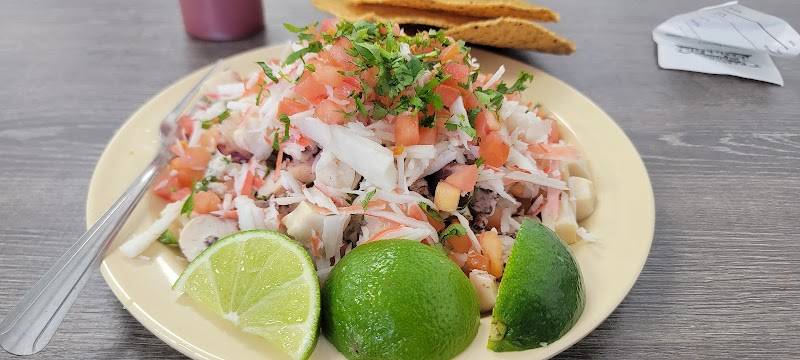 Pescaderia Danny's Cevicheria restaurant in Montebello - photo 3