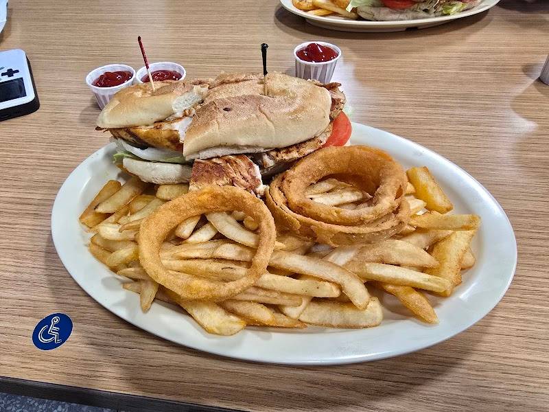 Doublz restaurant in Montebello - photo 3