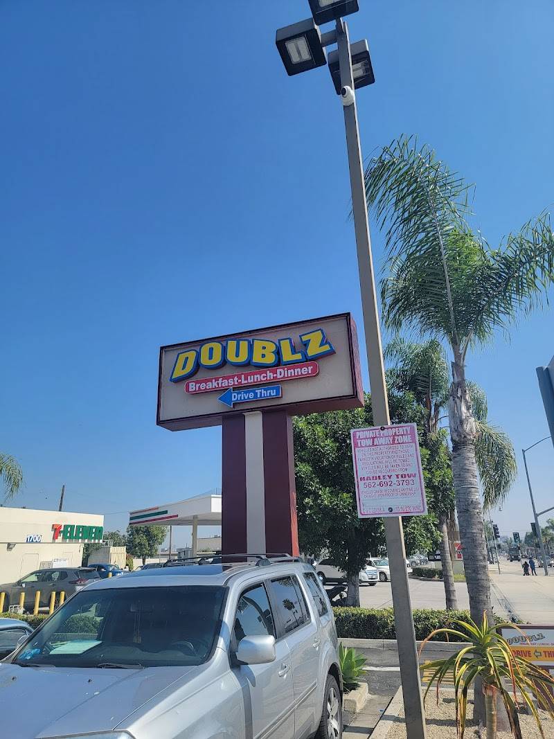 Doublz restaurant in Montebello - photo 4